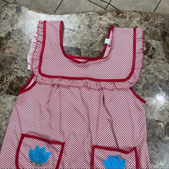 Mexican Artisan Apron Tradicional Pullover Style Red printed w/front pockets - Picture 3 of 8